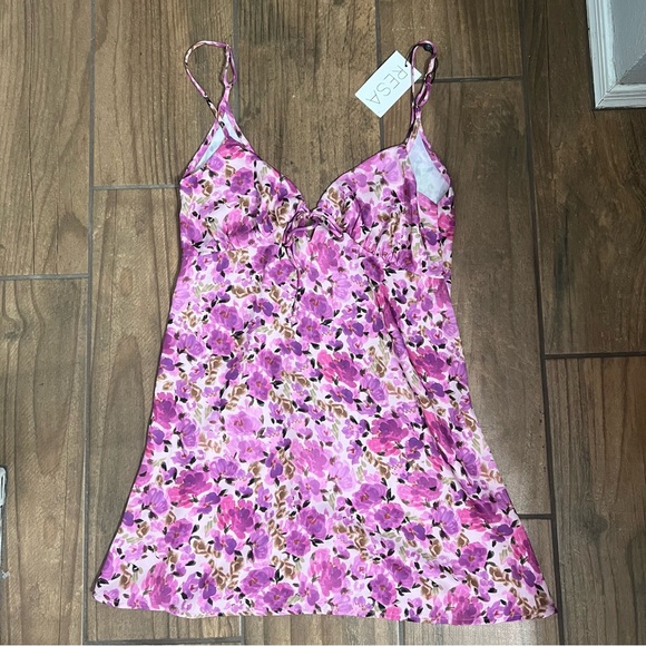 RESA Floral lilac mini dress - Picture 3 of 4